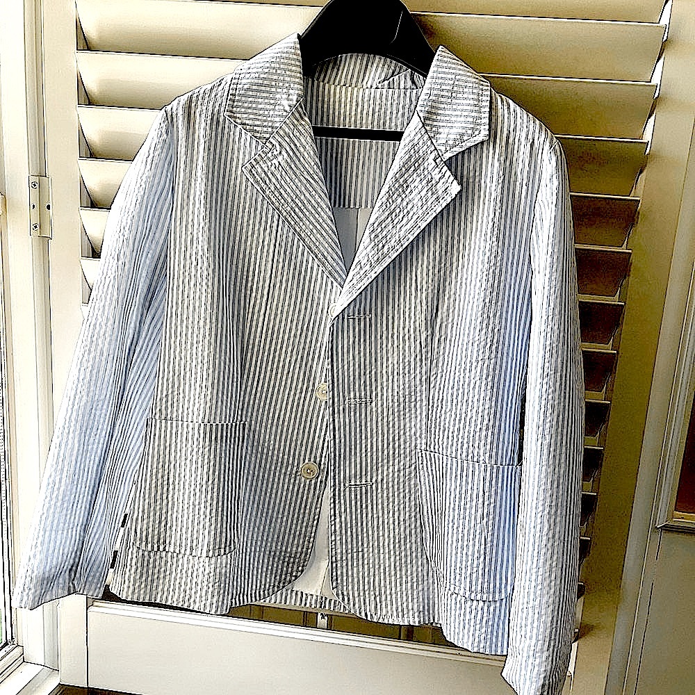 Boys Seersucker blue and white blazer• Size 8